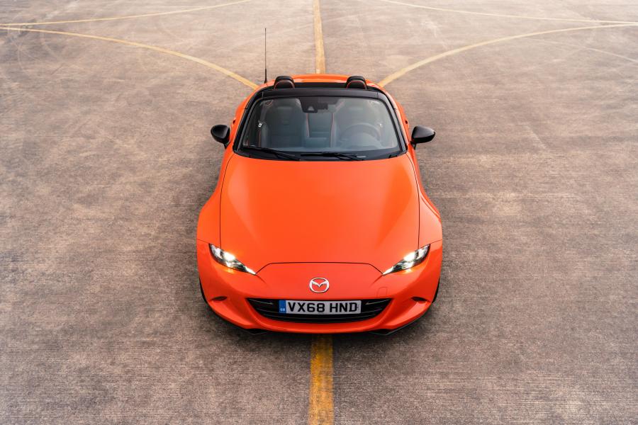  Mazda MX-5 30th Anniversary (ND) 2019 года  (WW) (фото 3 из 47)